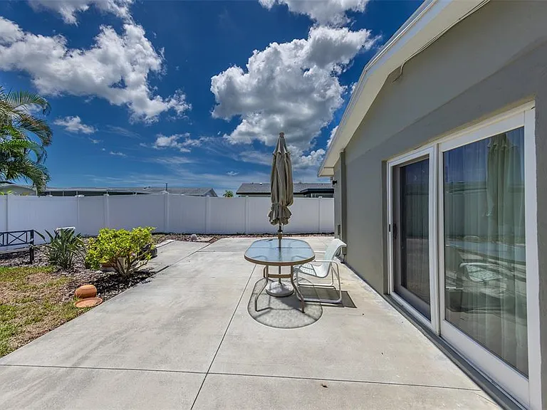 11602 Grove St — Photo 42