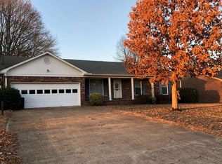 447 W University Pkwy, Jackson, TN 38305