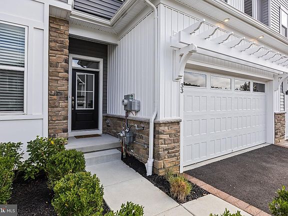 3rd image of 33 Baldwin Ct