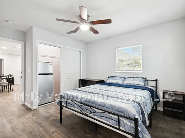 1051 Dogwood Dr Room 3, Dunedin, FL 34698