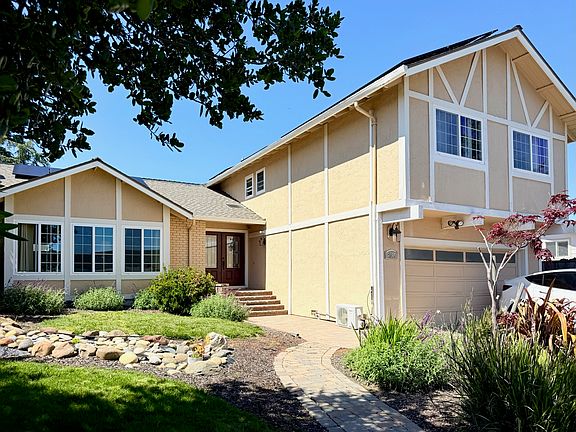 4th image of 2516 Somerset Dr