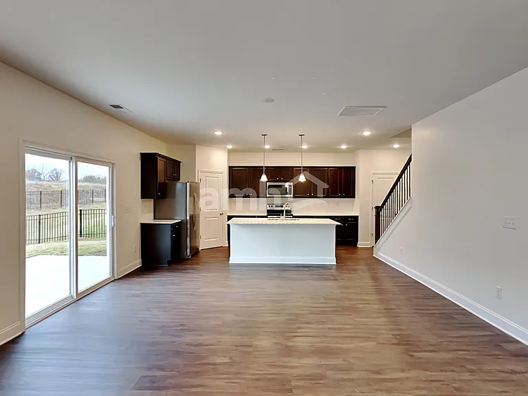 15712 Thomas Rd — Photo 5