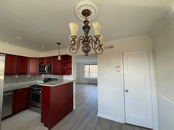 4th image of 1402 12th St N APT 20