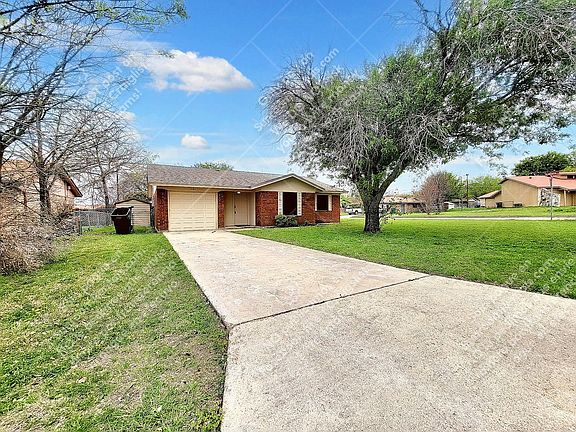 3rd image of 581 Plaza Ct