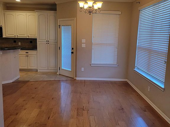 3rd image of 3906 Faimes Ct