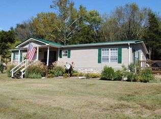 555 Wolf Hill Rd, Bethpage, TN 37022