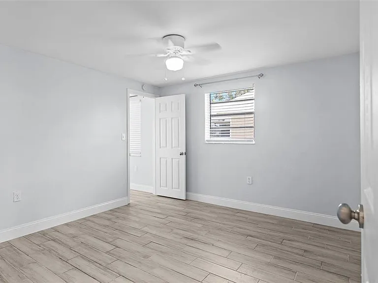 13916 Sommers Ave — Photo 23