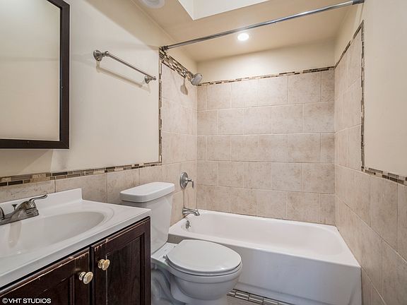 4th image of 2706 N Wayne Ave #2