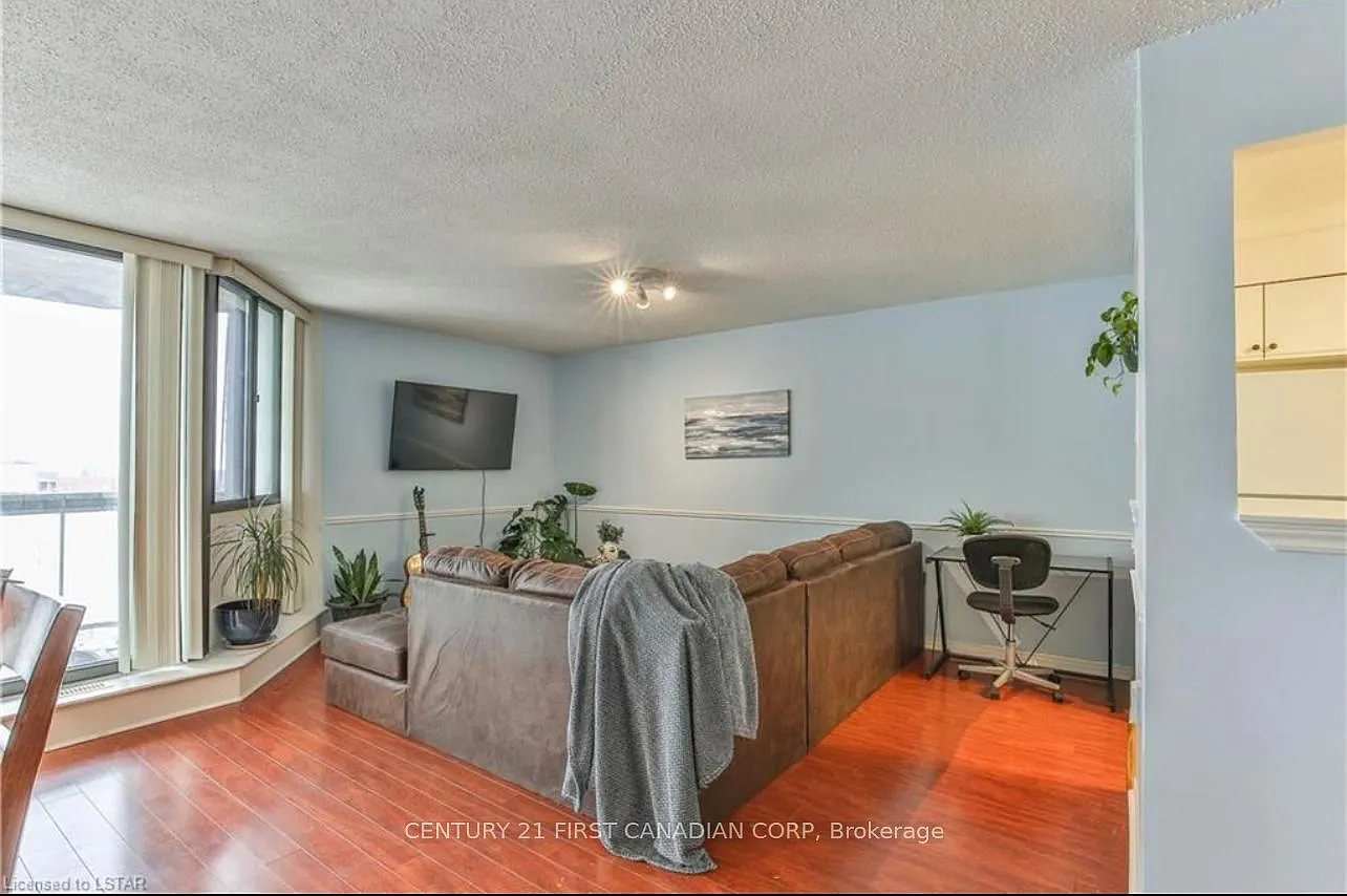 2 bed, $1,989 — Photo 3