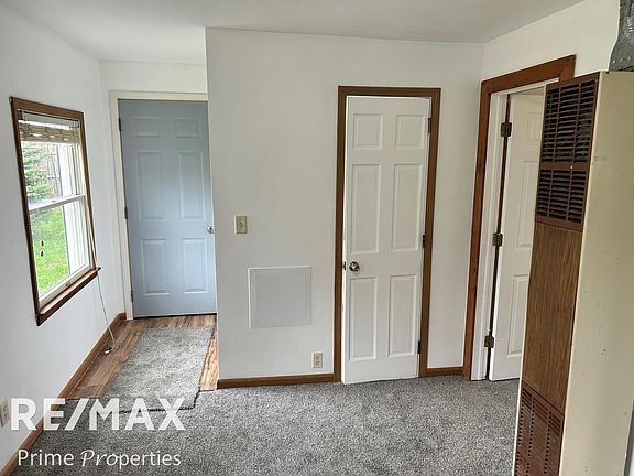 5th image of 110 Butler St