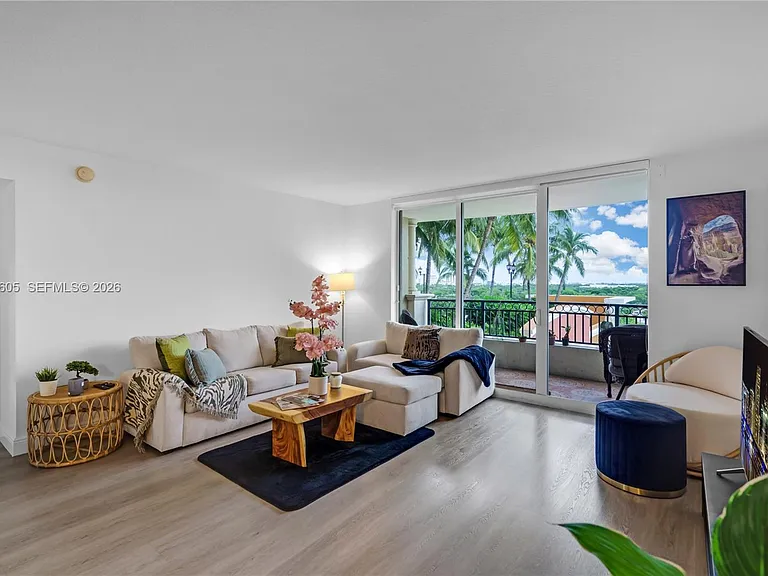 3232 SW 22nd Ter #804 — Photo 11