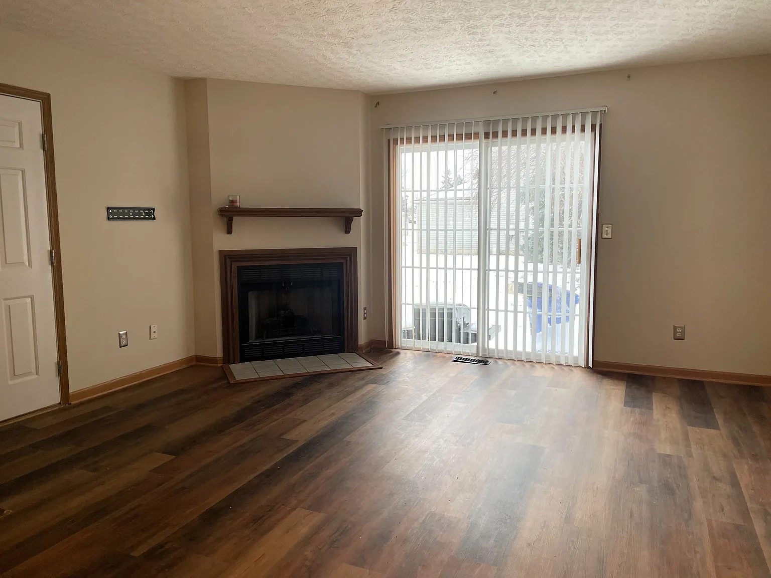 2 bed, 832 sqft, $1,500 — Photo 3