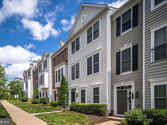 2nd image of 14733 Potomac Branch Dr #11