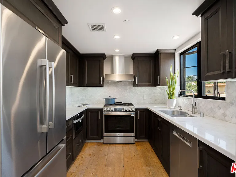 10523 Ashton Ave #301 — Photo 14