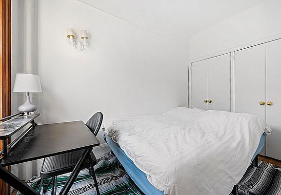 2nd image of 325 W 89th St #6