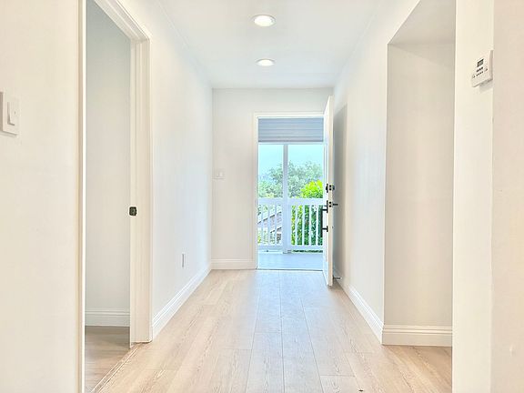 4th image of 6146 Mesa Ave #6146