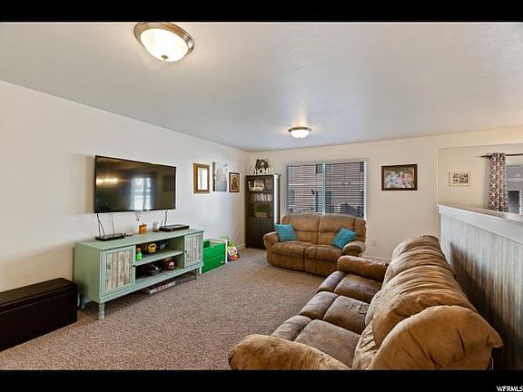 2nd image of 98 E Ashgrove Ln