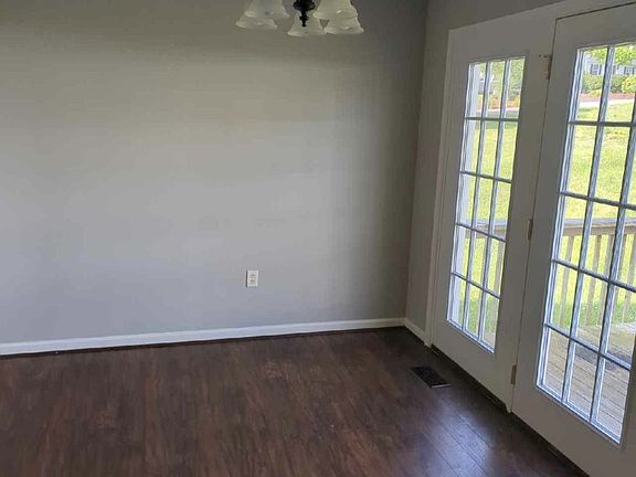 3rd image of 334 Dinali Dr