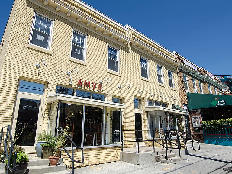 Bars and restaurants in Cathedral Heights