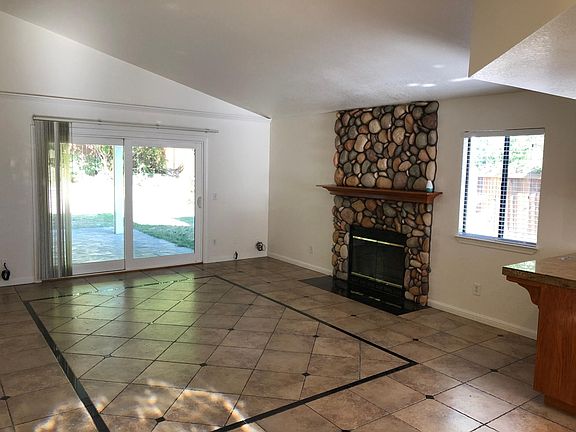 5th image of 112 Silberhorn Dr