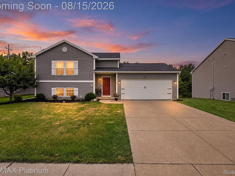 1st image of 354 Saddlebrook Dr