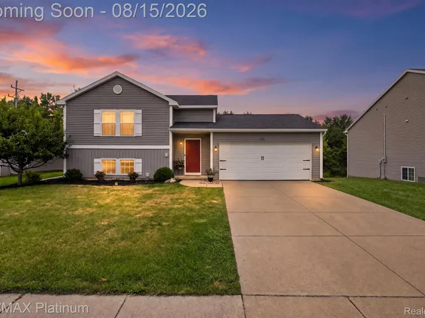 354 Saddlebrook Dr, Linden, MI 48451