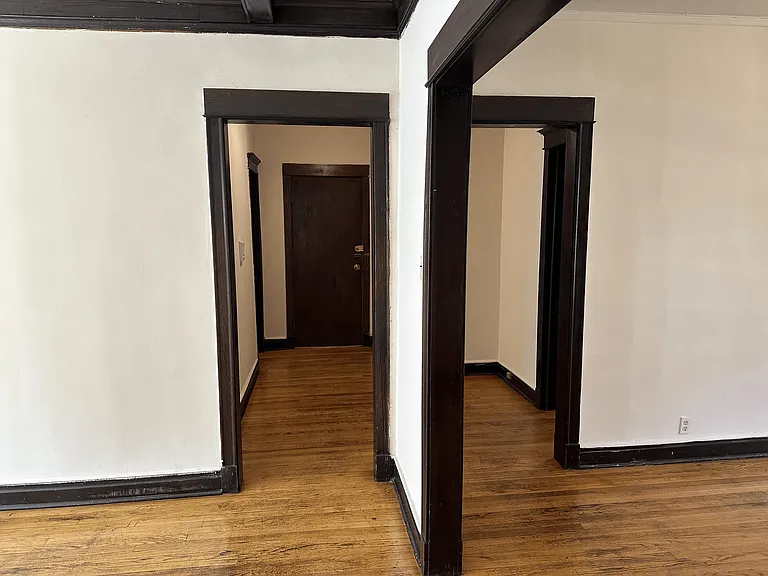 1717 E 55th St #1 — Photo 7