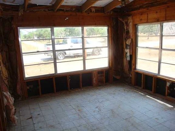 5th image of 701 Southcrest Dr
