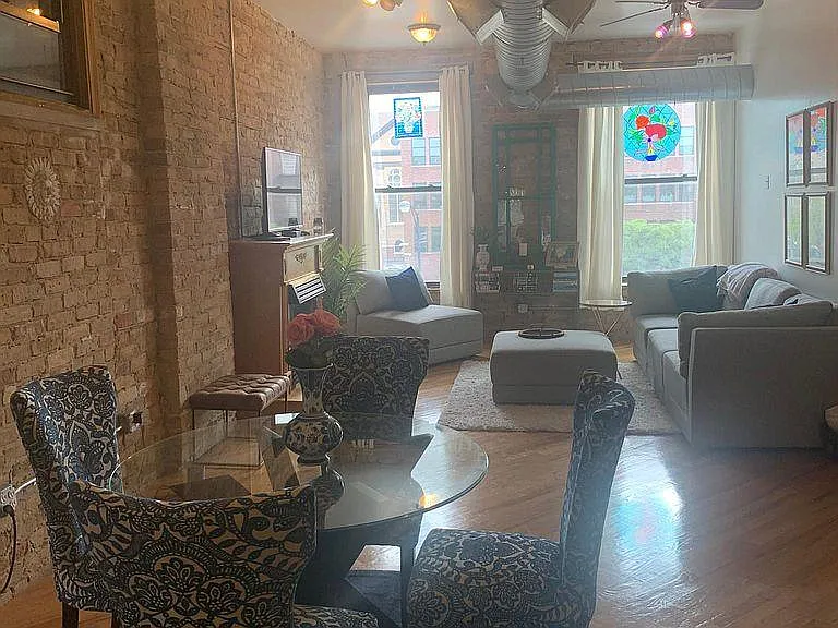 2 bed, 2200 sqft, $2,970 — Photo 1