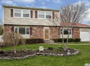 74 Rustic Ave, Medford, NY 11763
