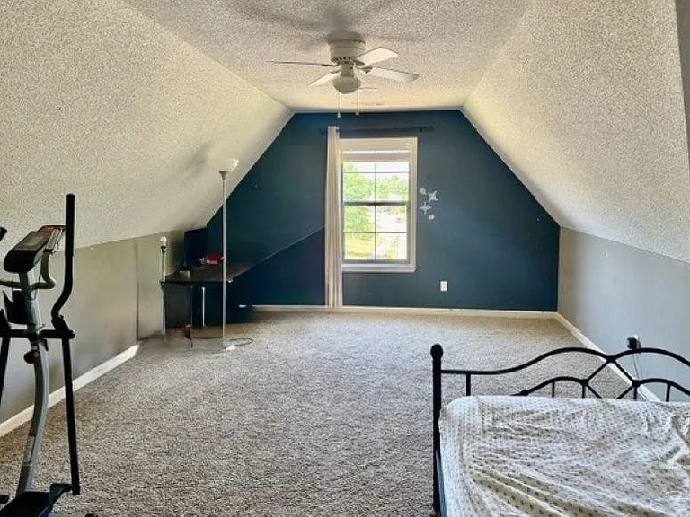 3522 Golden Valley Ln — Photo 11
