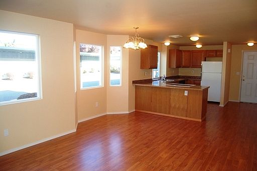 3rd image of 730 SE 8th Ave #102