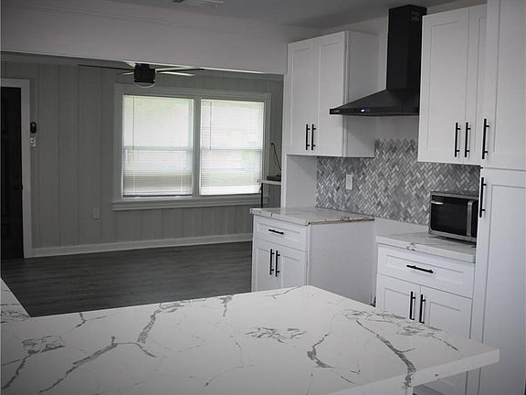 5th image of 428 Huntlee Dr