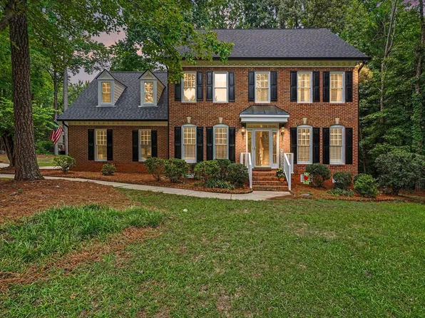 5217 Linksland Dr, Holly Springs, NC 27540