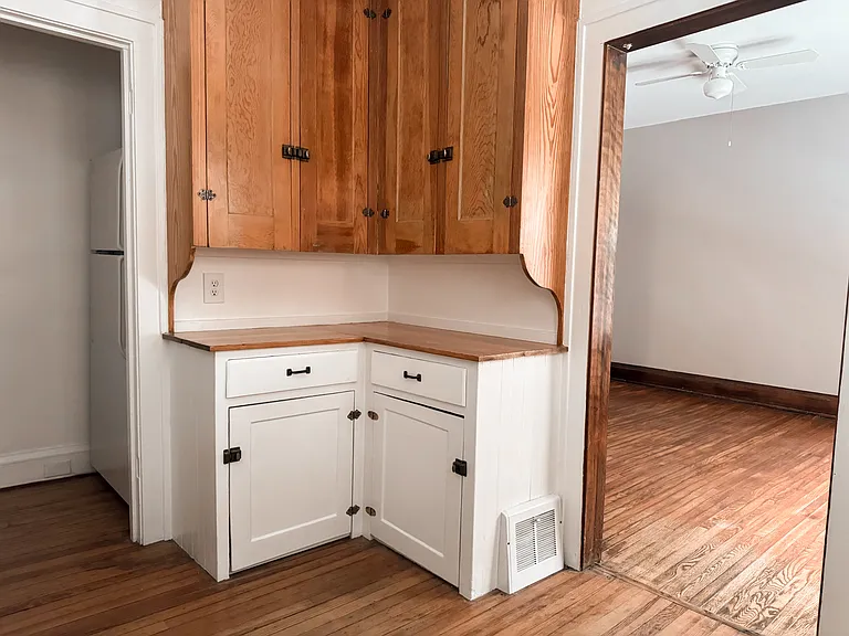 4 McClure Dr — Photo 7
