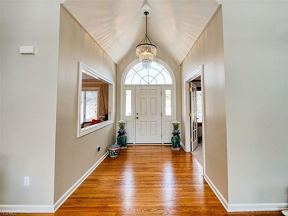 3rd image of 258 Lake Pointe Dr
