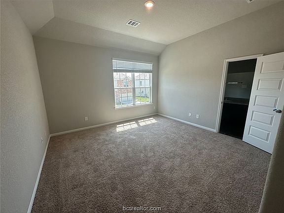 5th image of 1412 Desire Ln