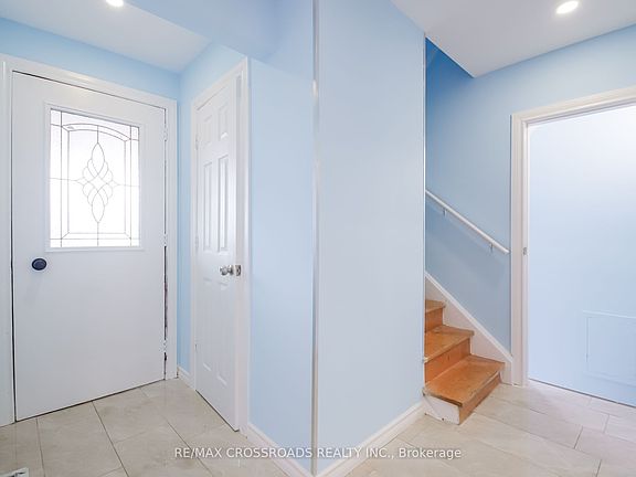 4th image of 53 Giltspur Dr