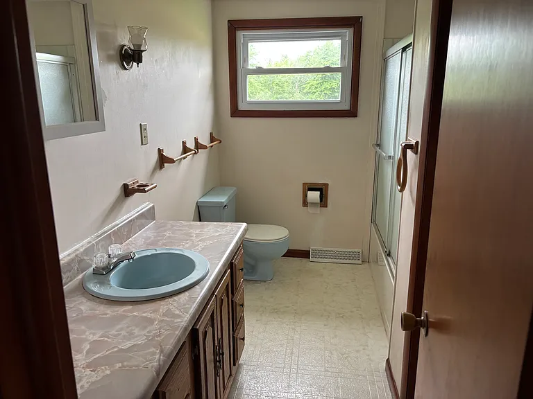 2801 Windsor Rd — Photo 9