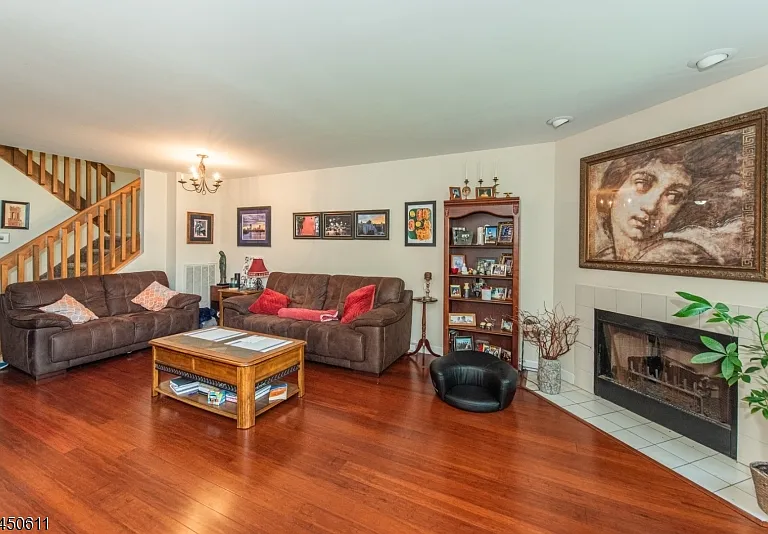 56 Davenport Rd — Photo 3