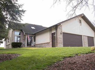 13924 Lake Dr, Monroe, MI 48161