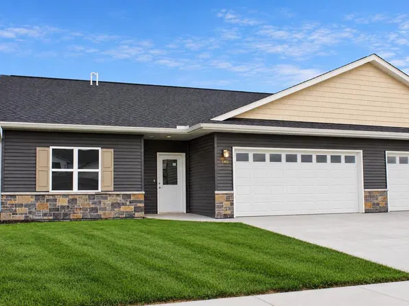 1352 Kettle DRIVE Unit 2, Kewaskum, WI 53040