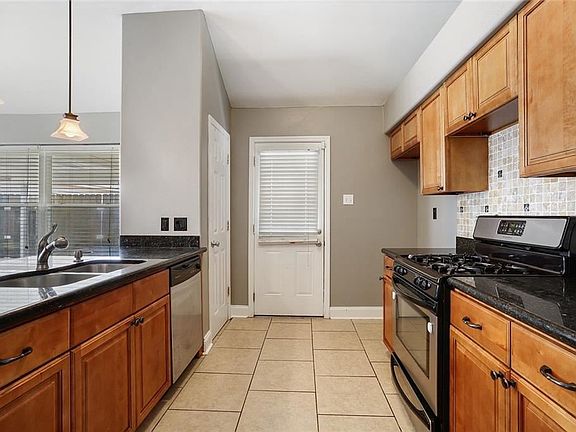 5th image of 4413 Stella Dr