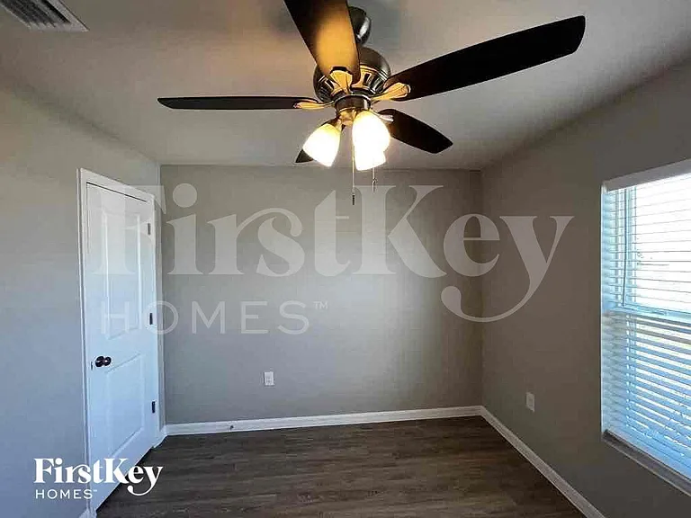 1005 NW 13th Ave — Photo 16