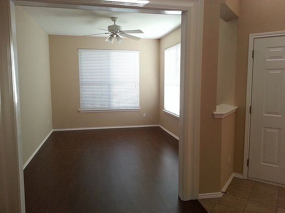 4th image of 3840 Willie Mays Ln