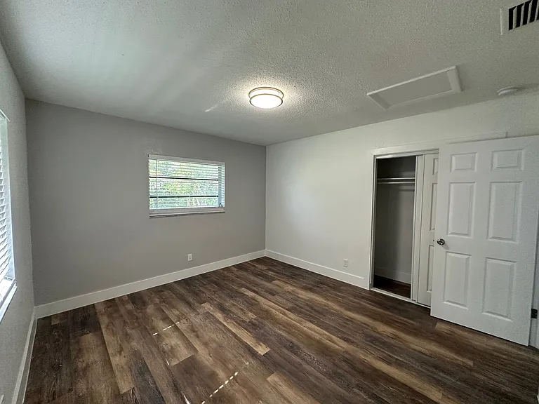 3315 SW 15th Ave #0 — Photo 5