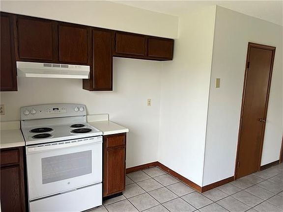 4th image of 203 Maryland Dr #N