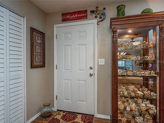5th image of 10 N Maywood Ave