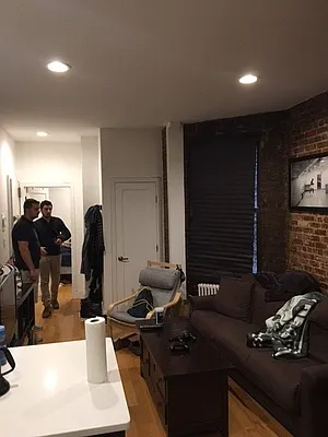 Rented by Mossanen Group | media 13