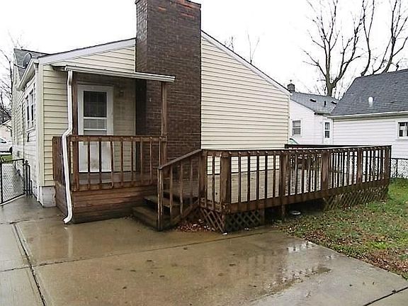2nd image of 1727 Fernwood St